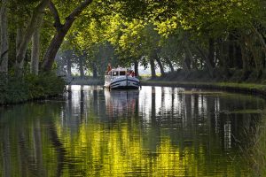 bateau sur le canal du midi